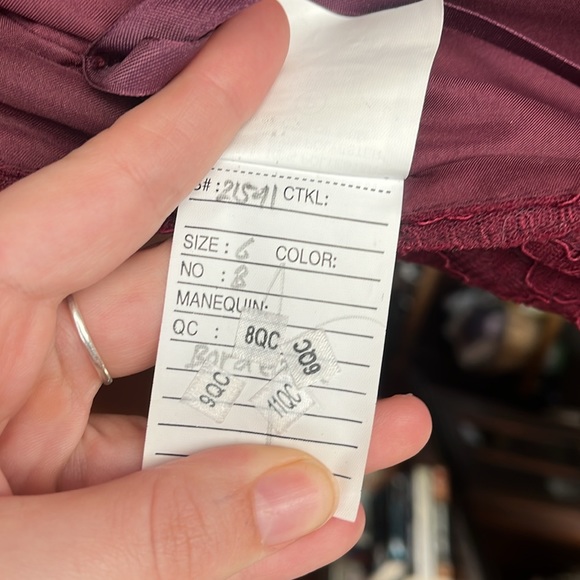 Mori Lee/Madeline Gardner bridesmaid dress in maroon/burgundy/Bordeaux size 6 - Picture 6 of 6
